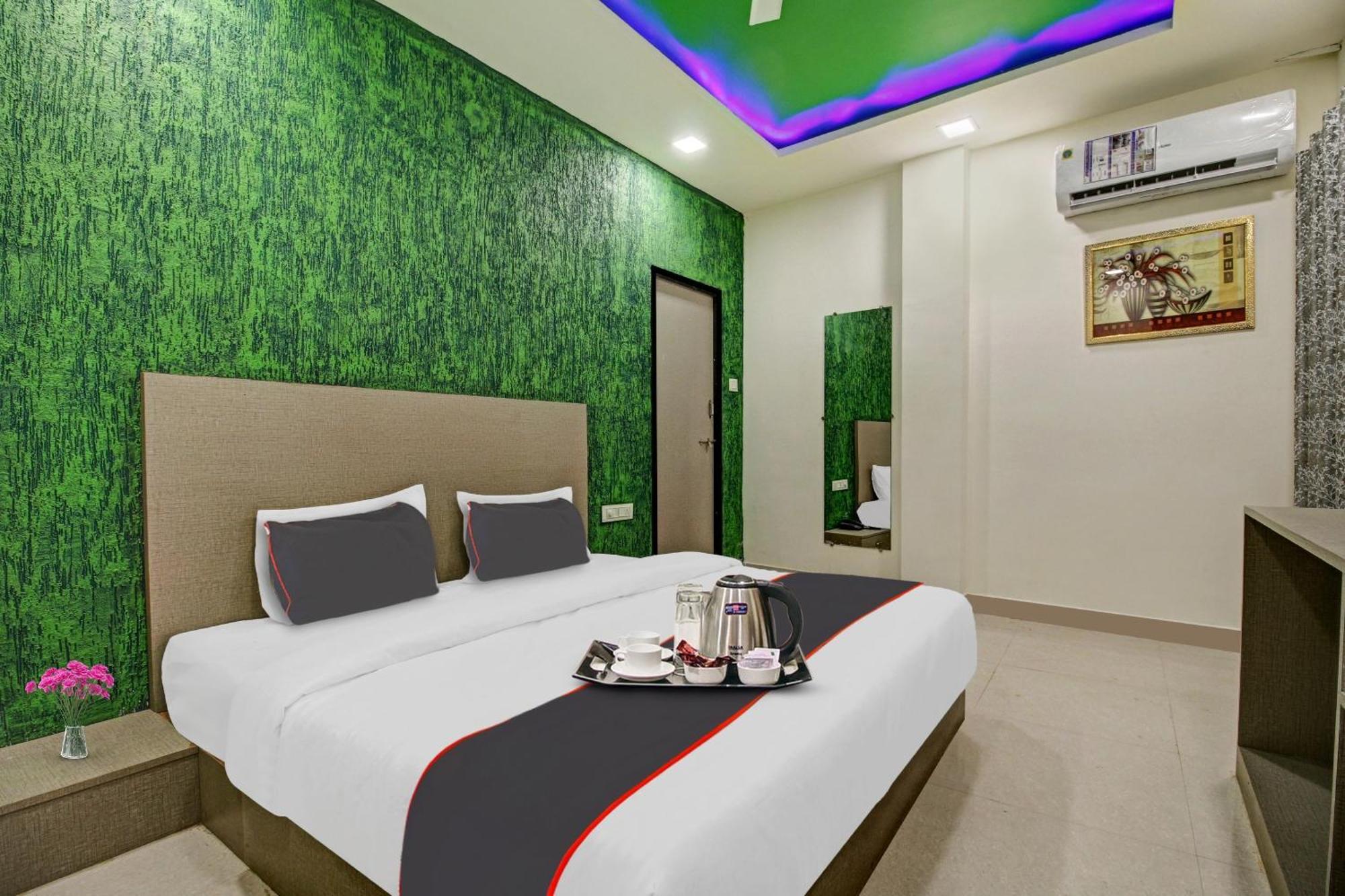 Super Collection O The Wishtler Hotel Bhopal Exterior photo